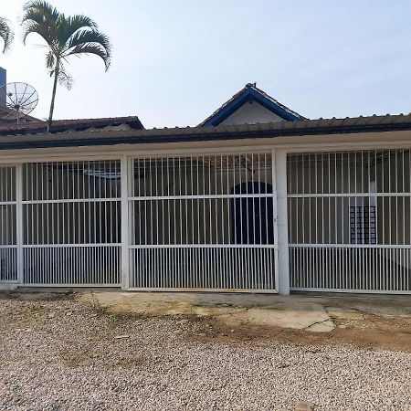 فيلا 0005.04 - Maranduba - Casa - 3 Dorm - 14 Pess - 3 Quadras Do Mar - Piscina Coletiva - Wifi - Ar Condicionado أوباتوبا المظهر الخارجي الصورة