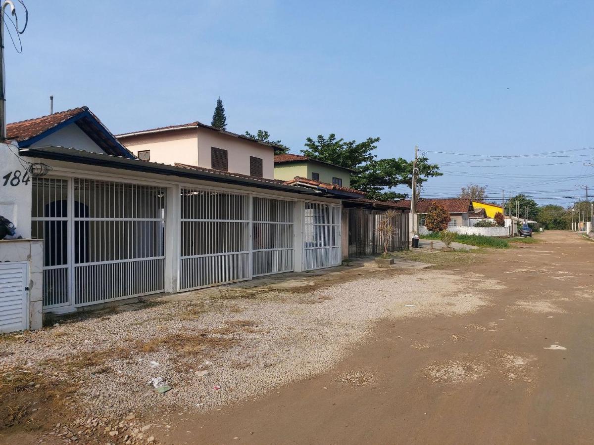 فيلا 0005.04 - Maranduba - Casa - 3 Dorm - 14 Pess - 3 Quadras Do Mar - Piscina Coletiva - Wifi - Ar Condicionado أوباتوبا المظهر الخارجي الصورة